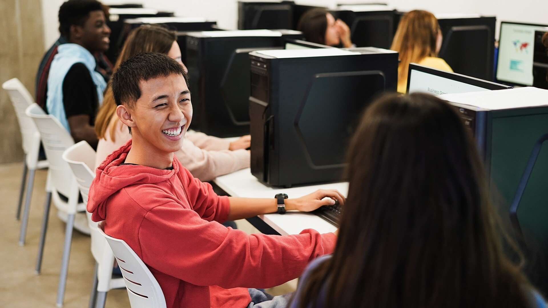 6644bf01b31eb6e4e8c12222_young-students-using-computers-inside-technology-c-2023-11-27-05-24-16-utc