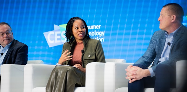 CES 2024-panel-Justine-600x297.jpg