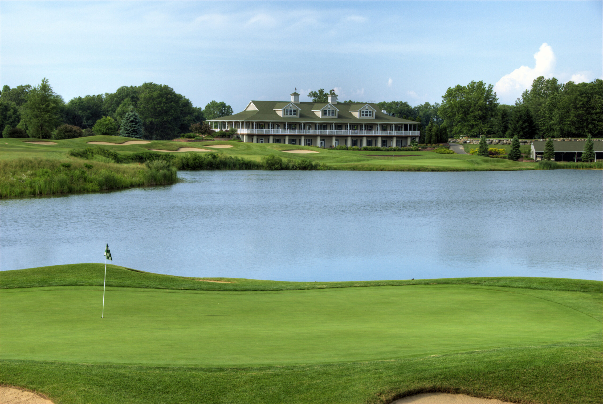 Hawk_Hollow_17_green_Clubhouse.jpg