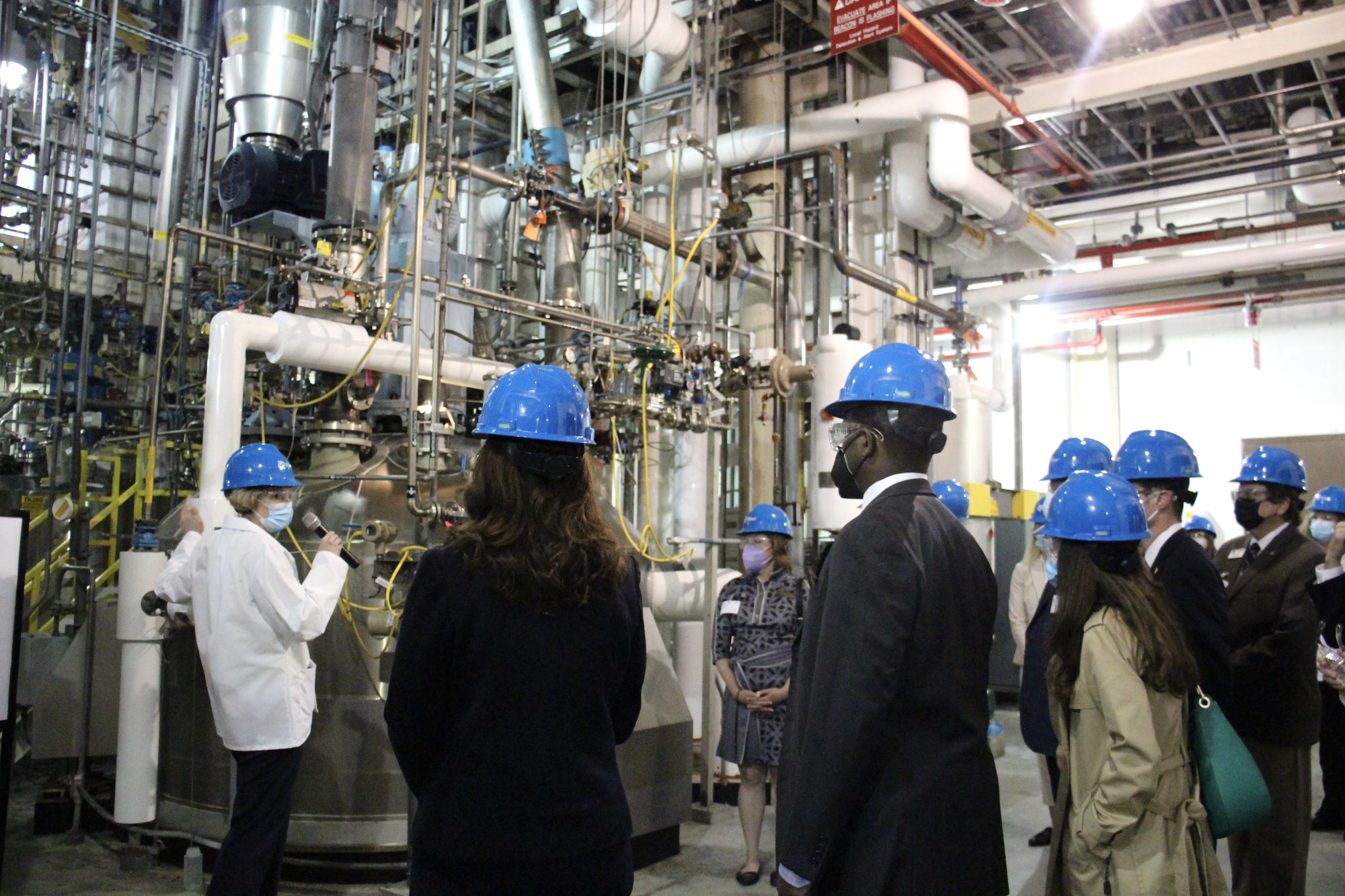 Gov. Whitmer tours the Pfizer facility 